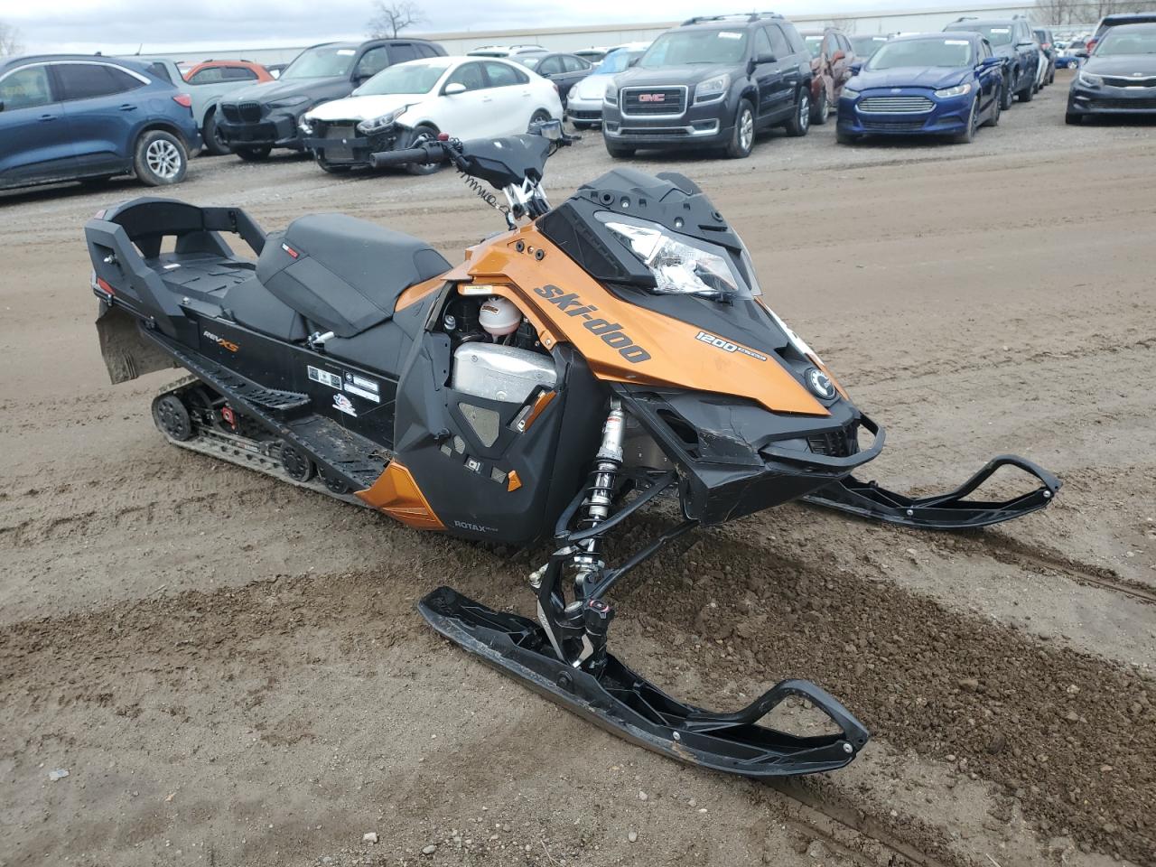 2016 Skidoo Grand Tour للبيع في Davison، MI - Front End