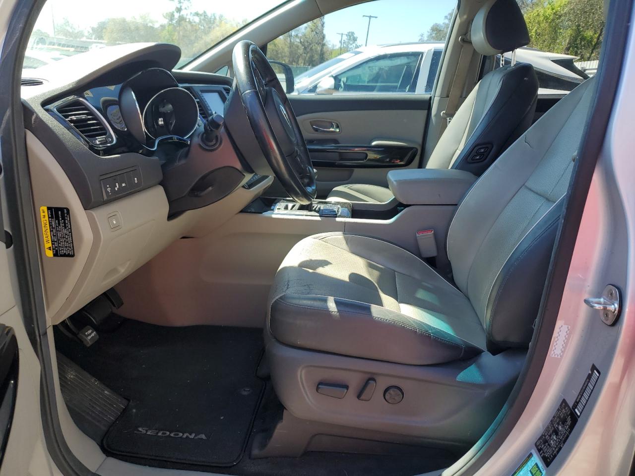 2018 Kia Sedona - Image 7