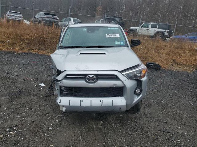  TOYOTA 4RUNNER 2024 Srebrny