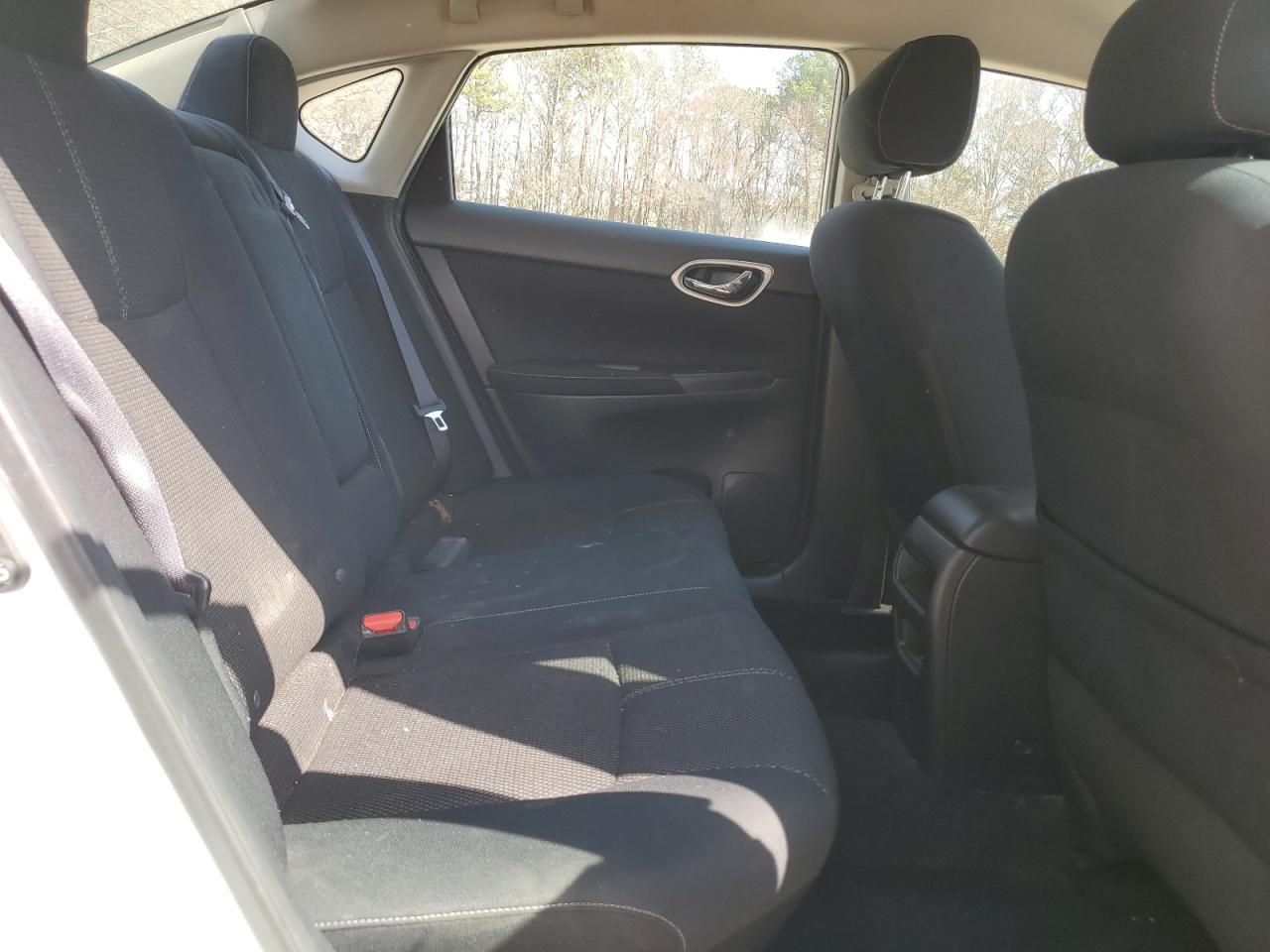 2015 Nissan Sentra - Image 10