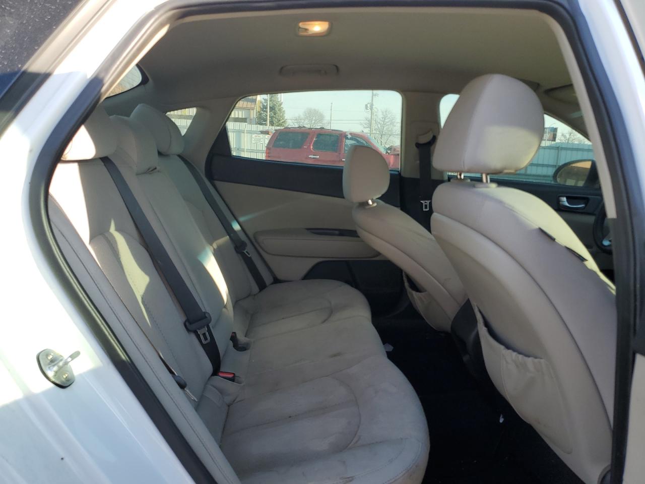 2016 Kia Optima - Image 10