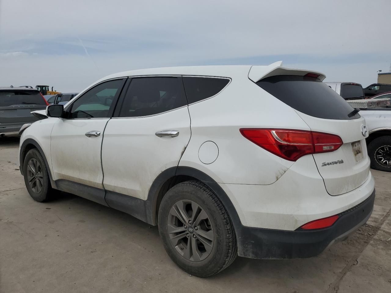 2016 Hyundai Santa Fe - Image 2