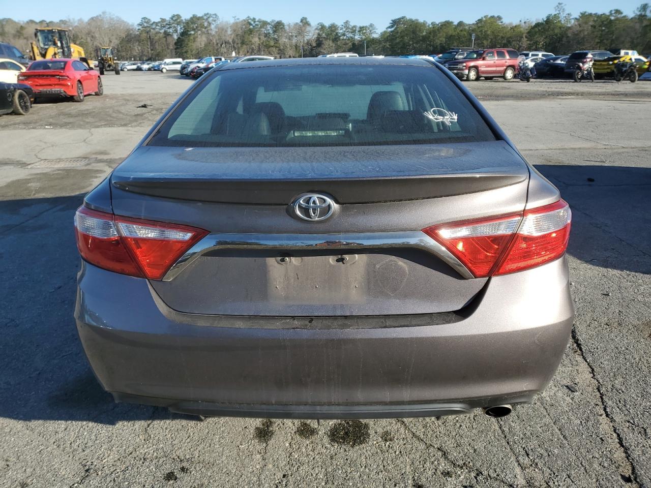 2015 Toyota Camry - Image 6