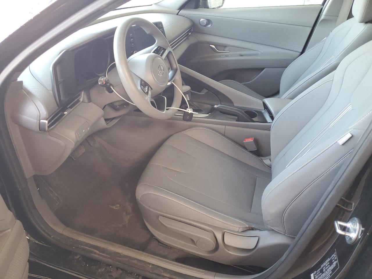 2023 Hyundai Elantra - Image 7