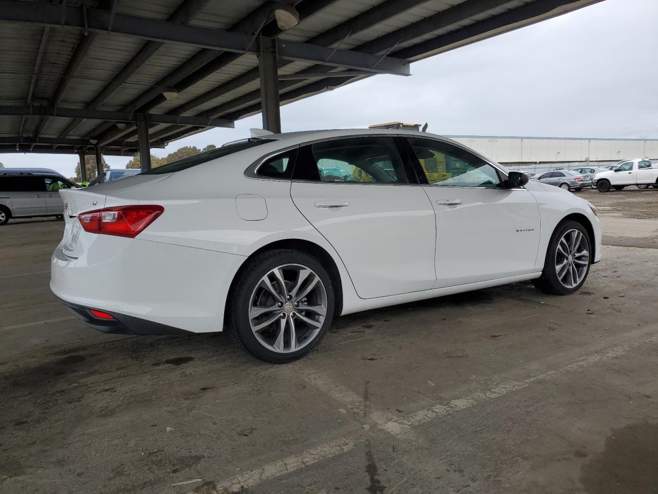 2023 Chevrolet Malibu - Image 3