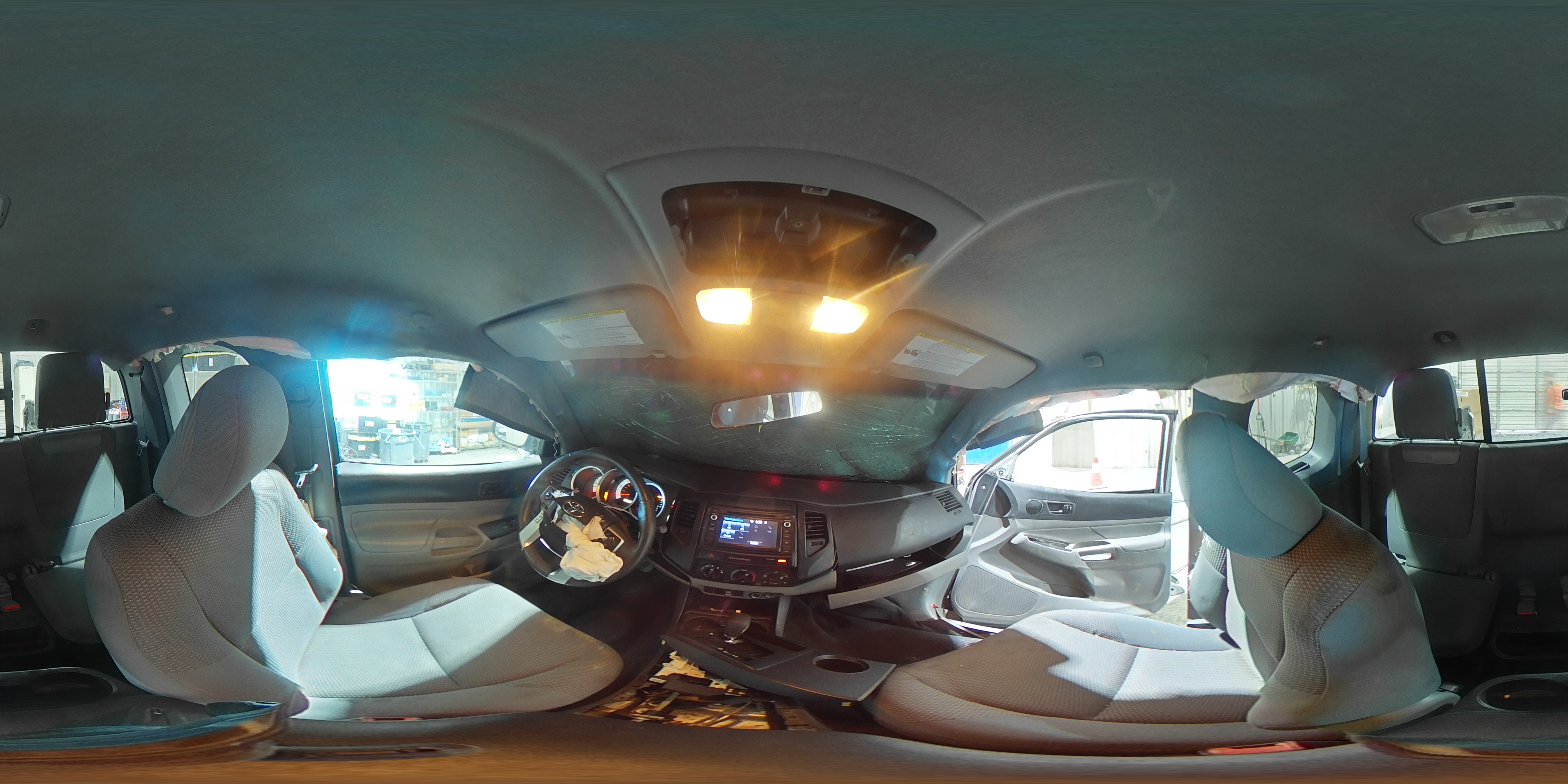 2015 Toyota Tacoma - Image 13