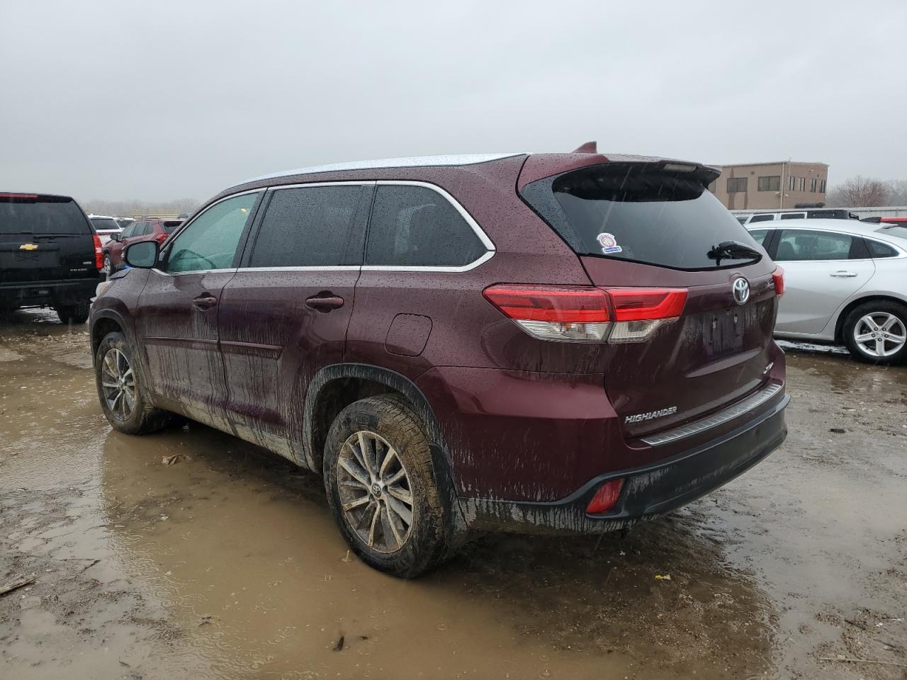 2019 Toyota Highlander - Image 2