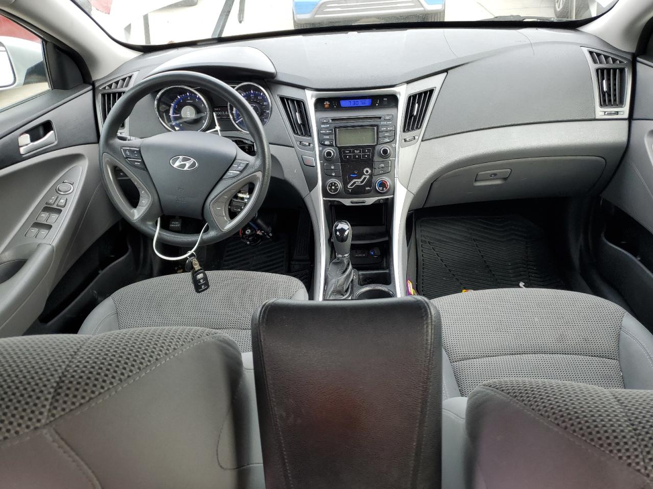 2013 Hyundai Sonata - Image 8
