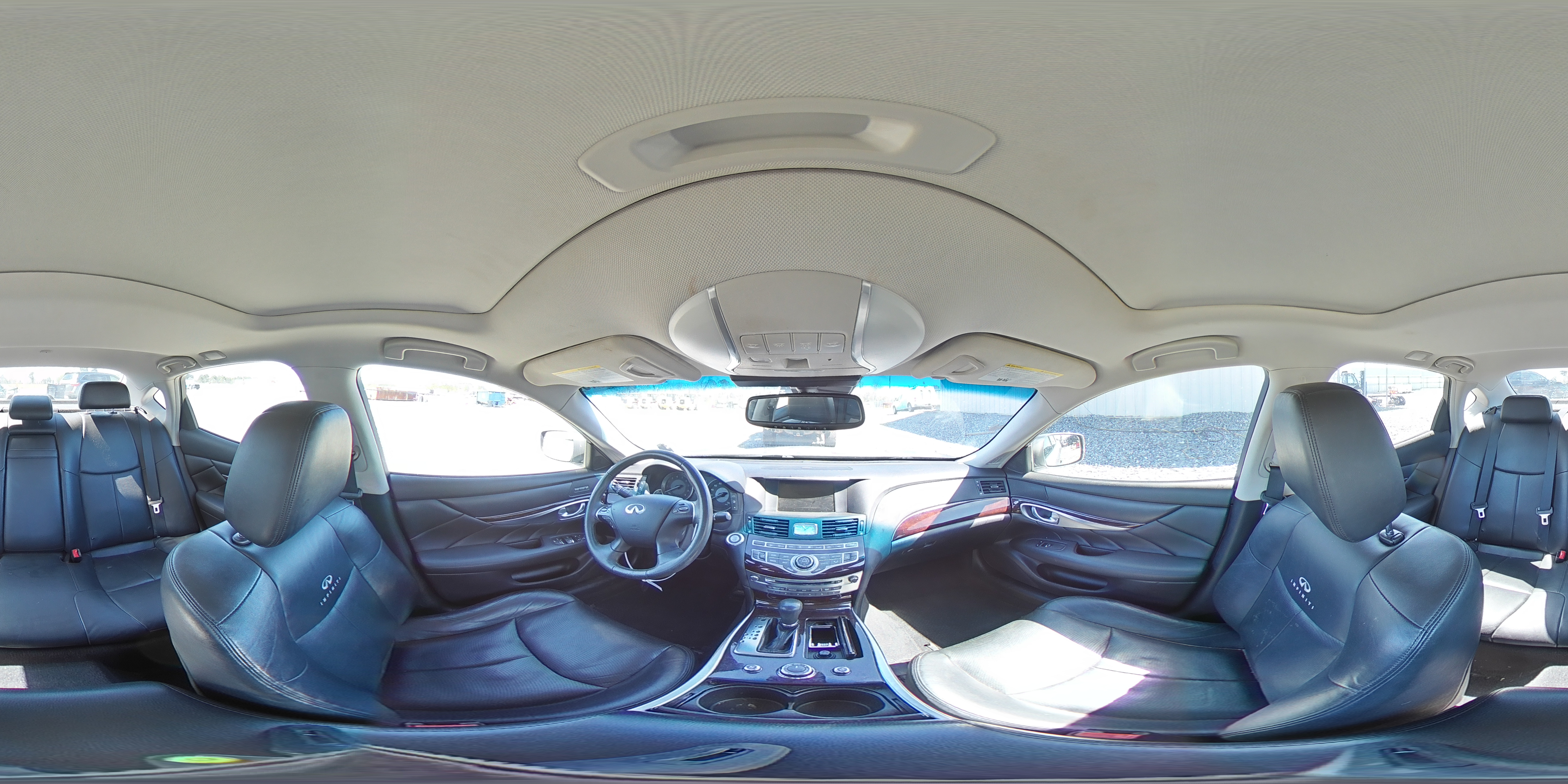2013 Infiniti M - Image 15
