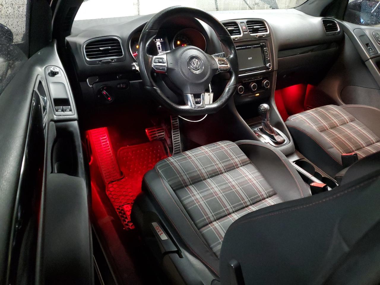 2010 Volkswagen GTI - Image 8