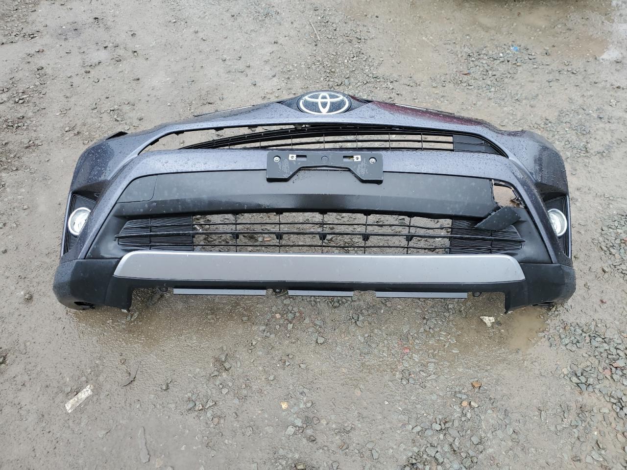 2018 Toyota RAV 4 - Image 13