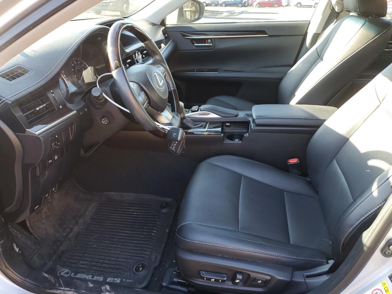 2016 Lexus ES - Image 7