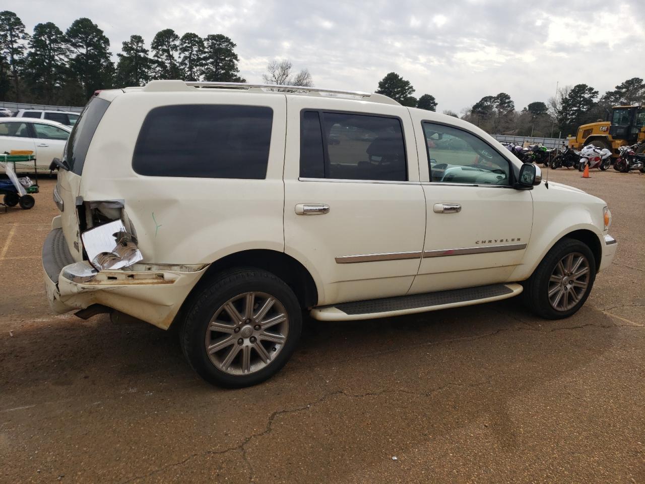 2008 Chrysler Aspen - Image 3
