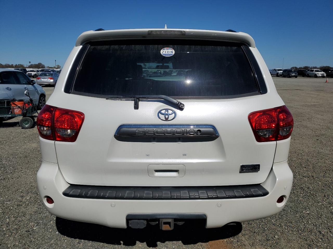 2014 Toyota Sequoia - Image 6