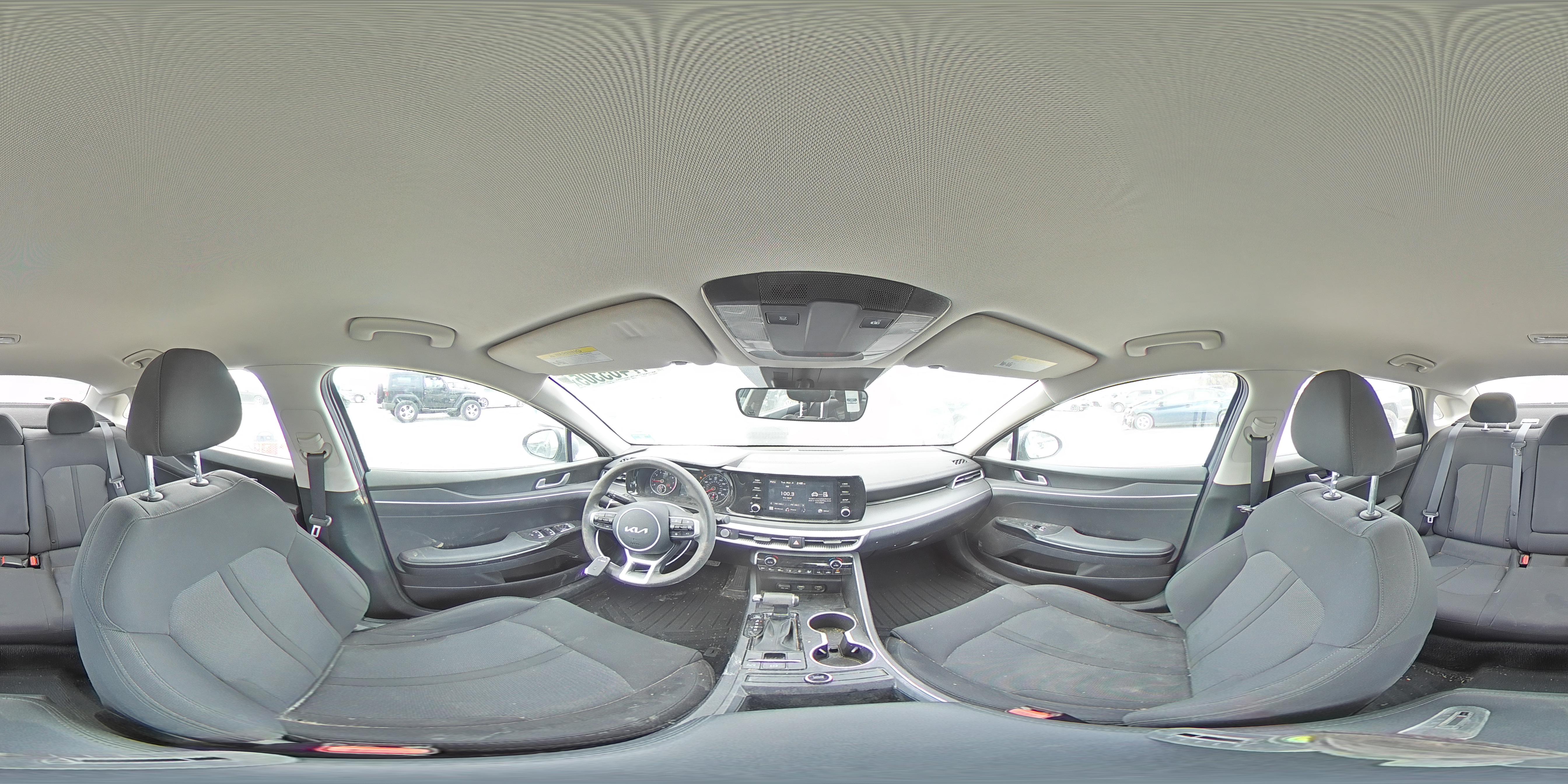 2022 Kia K5 - Image 13
