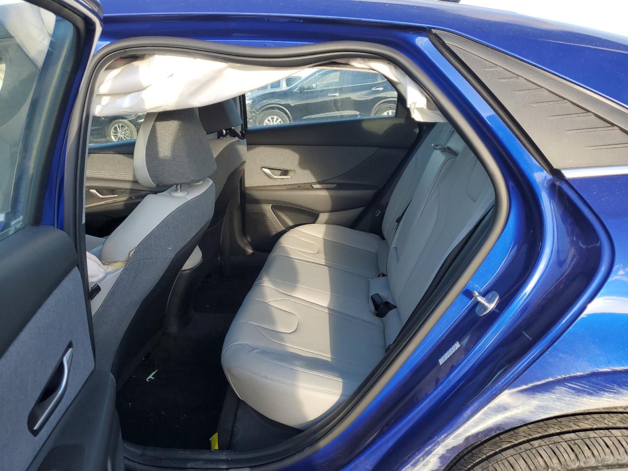 2023 Hyundai Elantra - Image 10