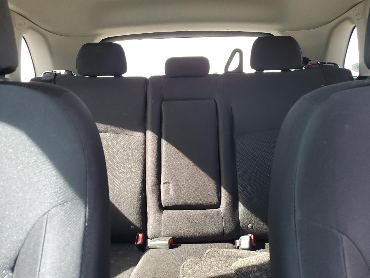 2015 Mitsubishi Outlander - Image 10