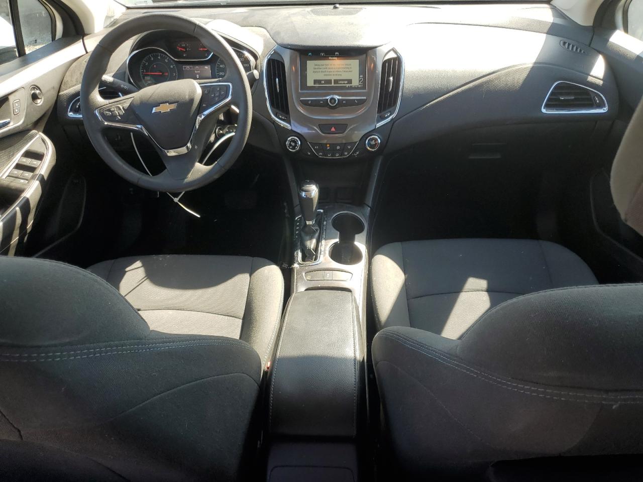 2018 Chevrolet Cruze - Image 8