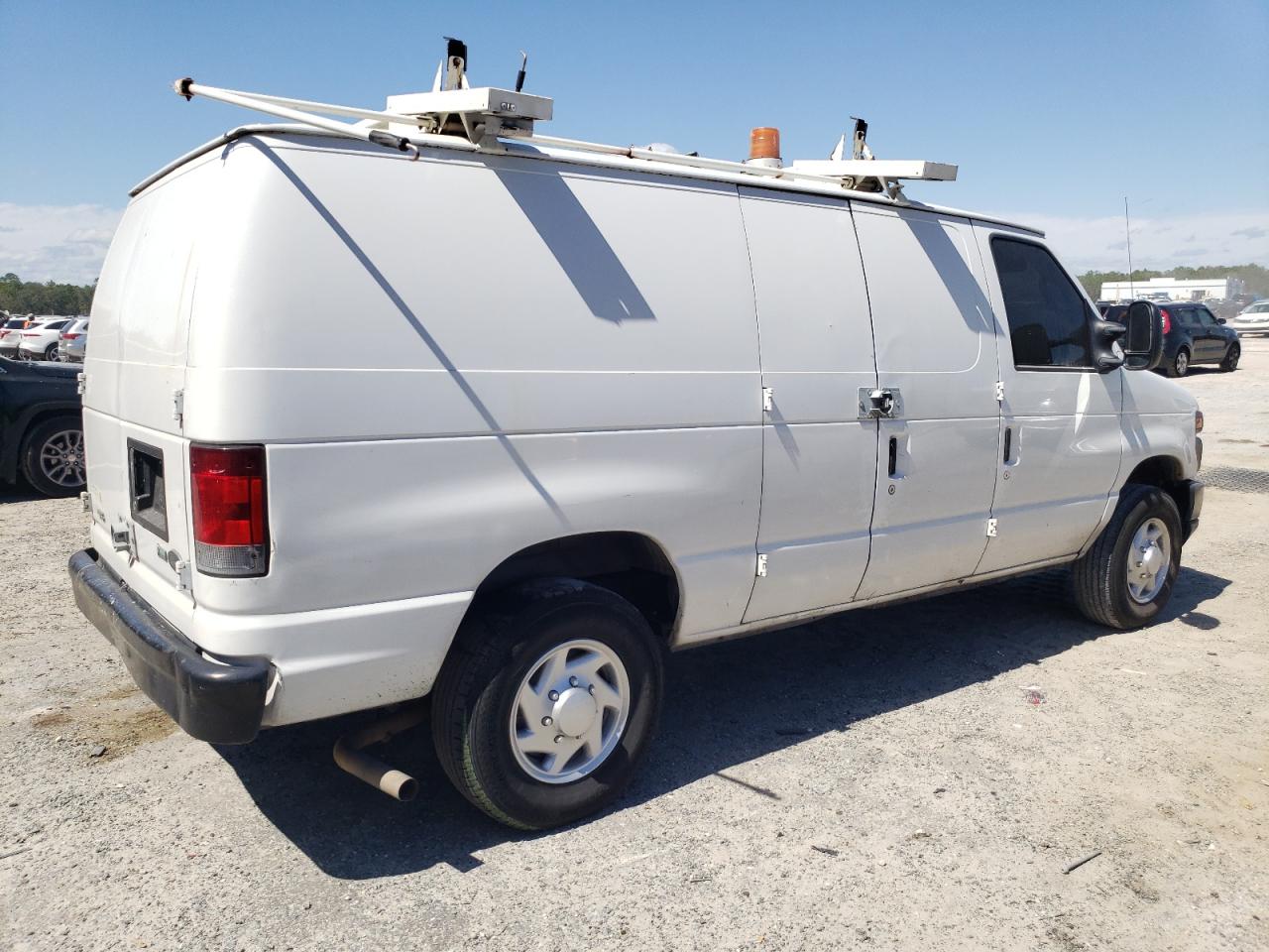 2013 Ford Econoline - Image 3