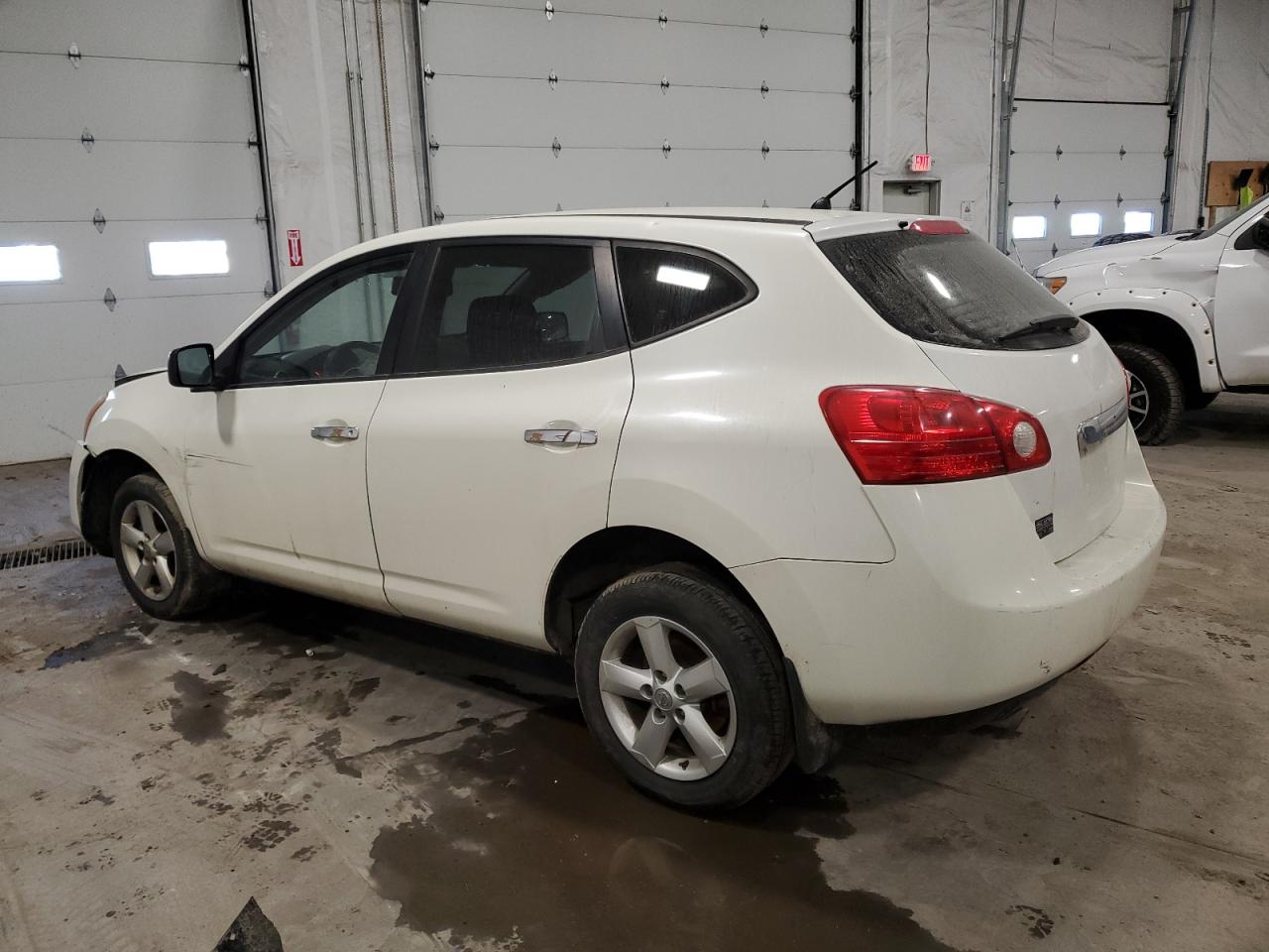 2010 Nissan Rogue - Image 2