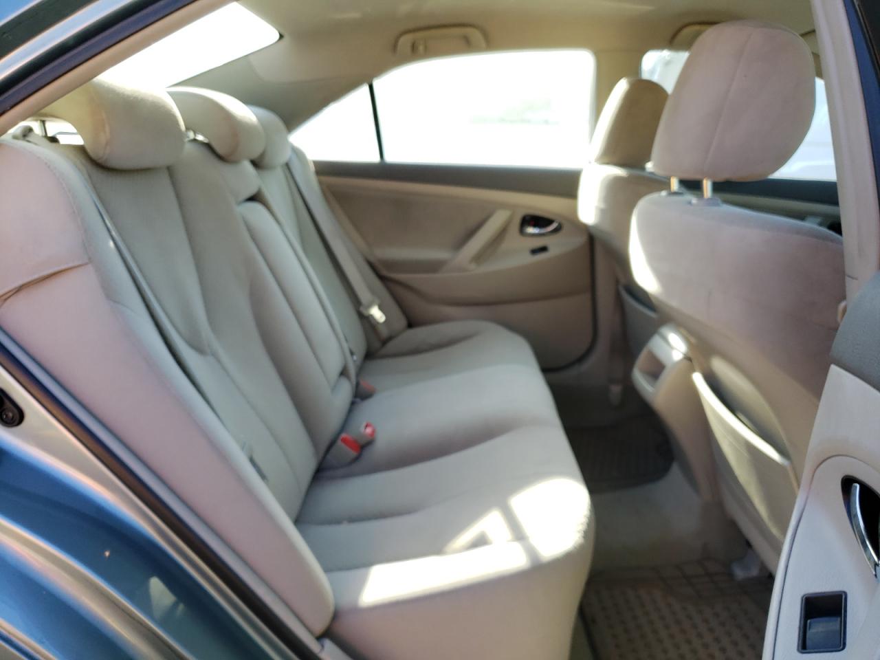 2009 Toyota Camry - Image 10