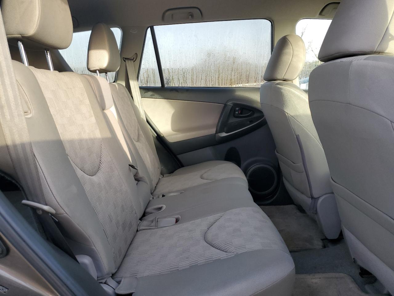 2012 Toyota RAV 4 - Image 11