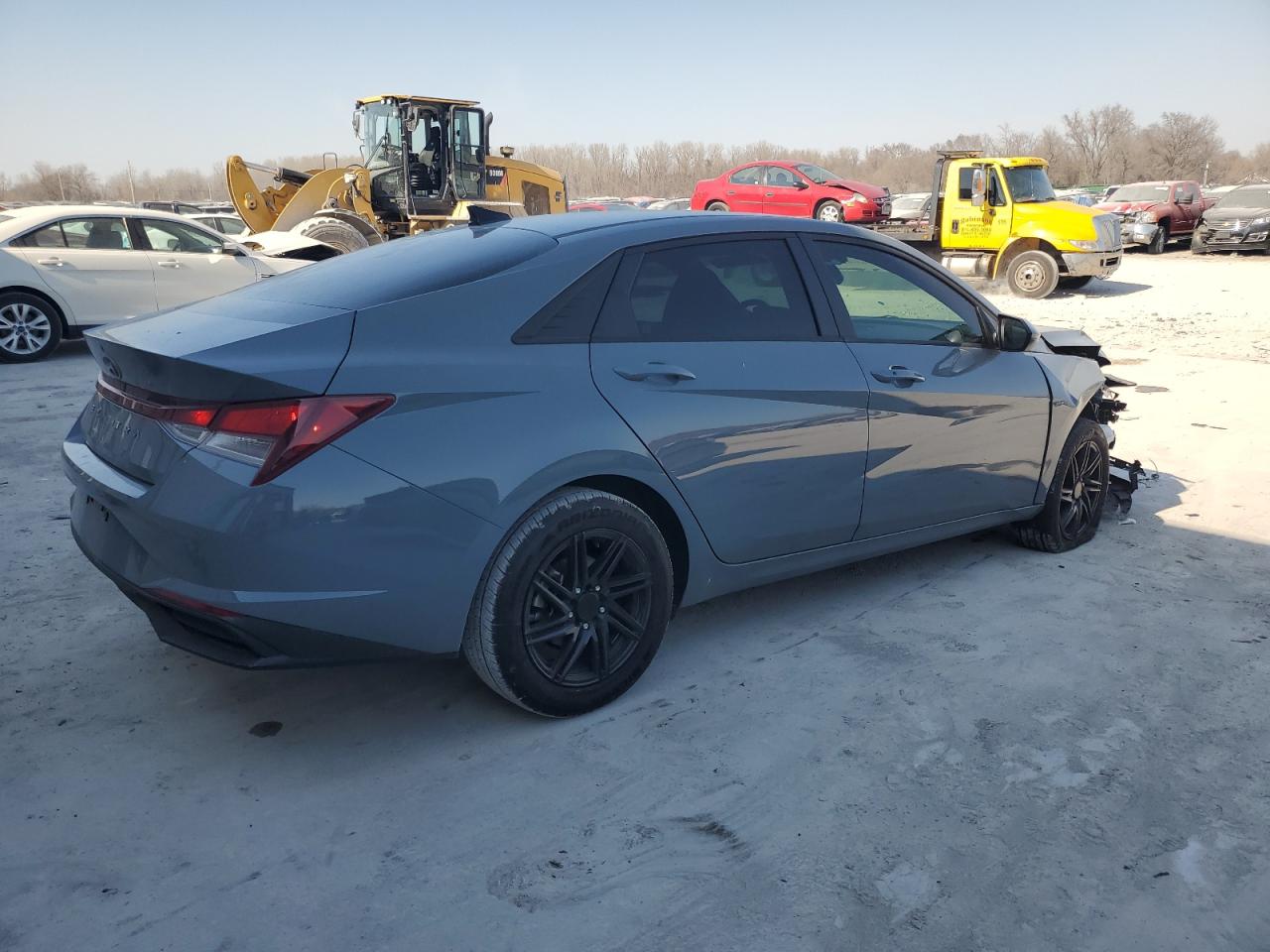 2021 Hyundai Elantra - Image 3