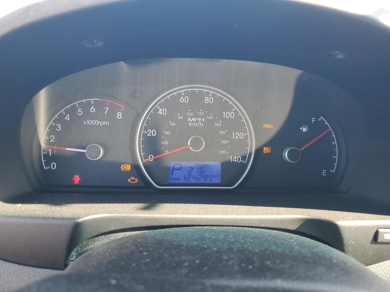 2010 Hyundai Elantra - Image 9