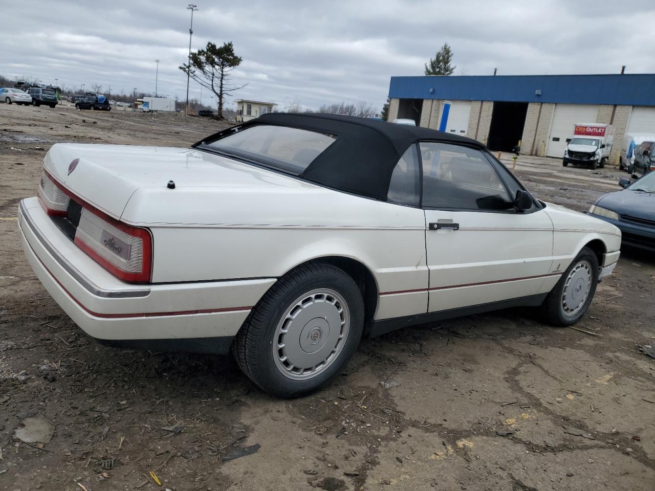 1990 Cadillac Allante - Image 3
