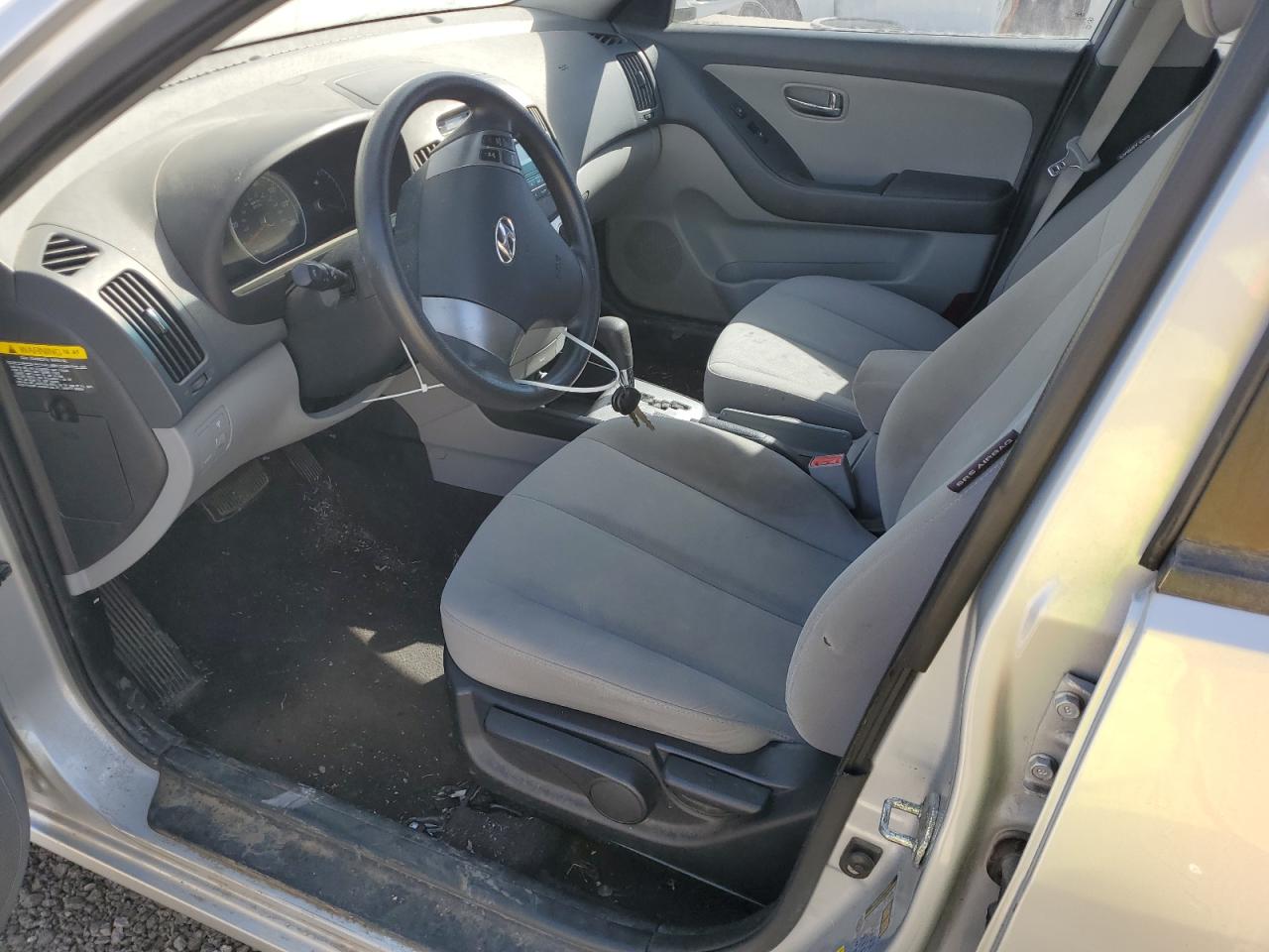2010 Hyundai Elantra - Image 7