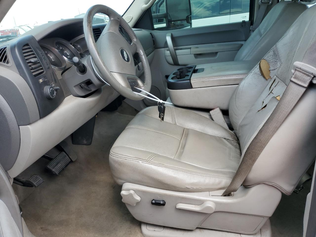 2013 Chevrolet Silverado - Image 7