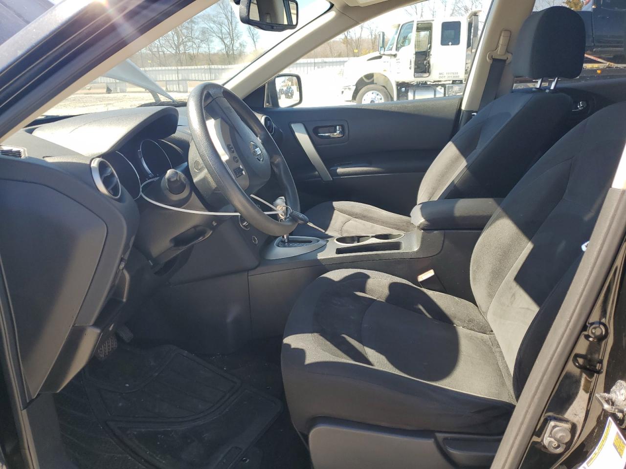 2010 Nissan Rogue - Image 7