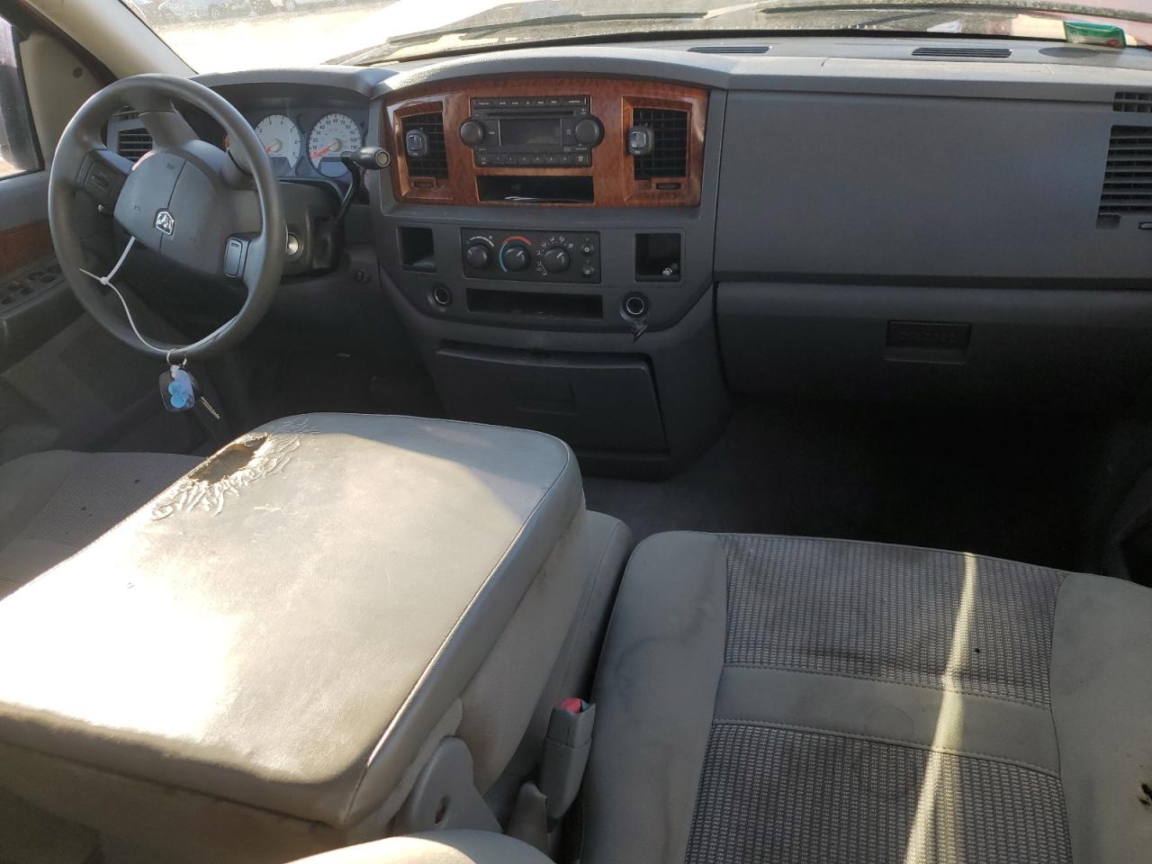 2006 Dodge RAM - Image 8