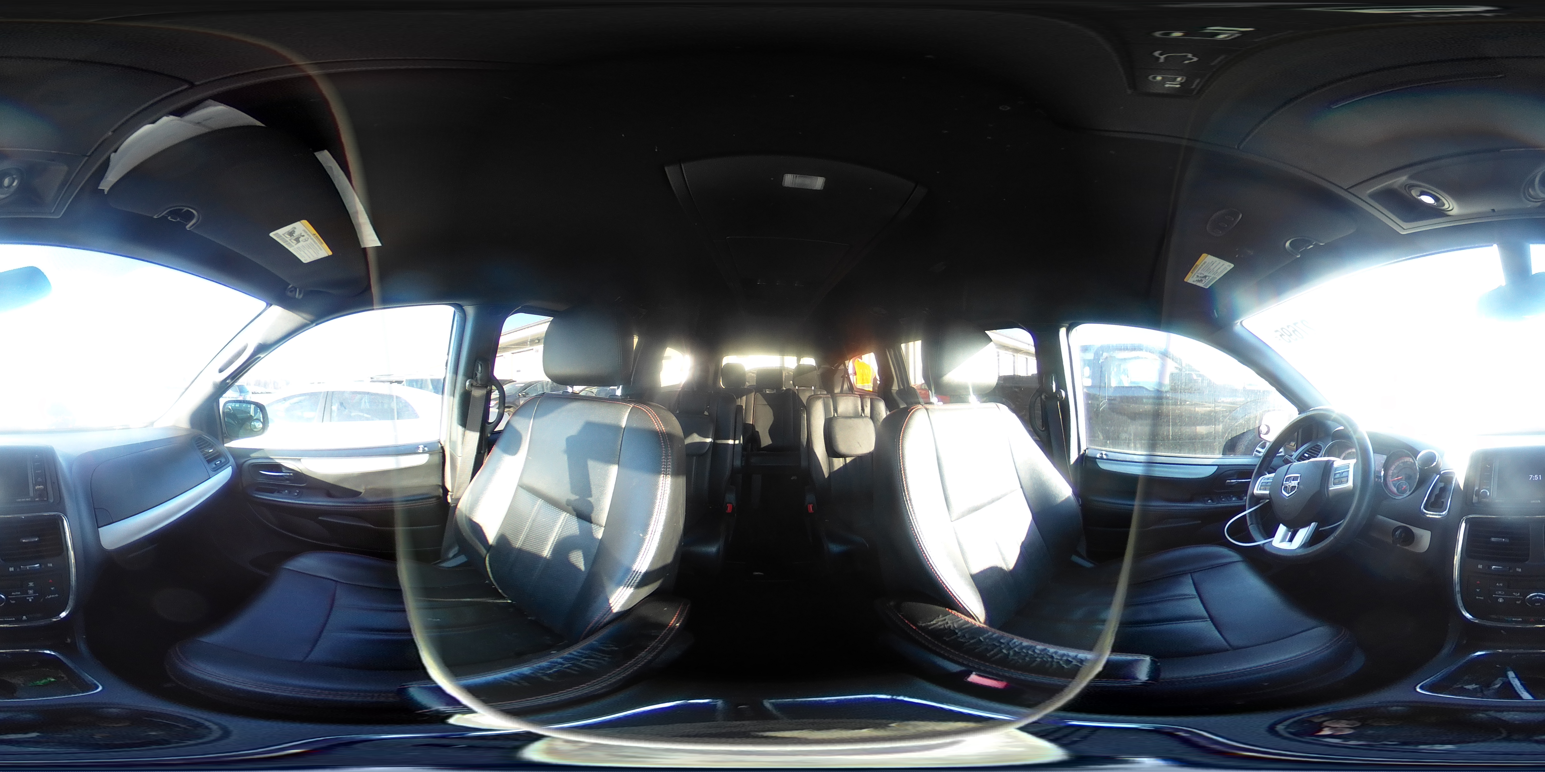 2018 Dodge Caravan - Image 13