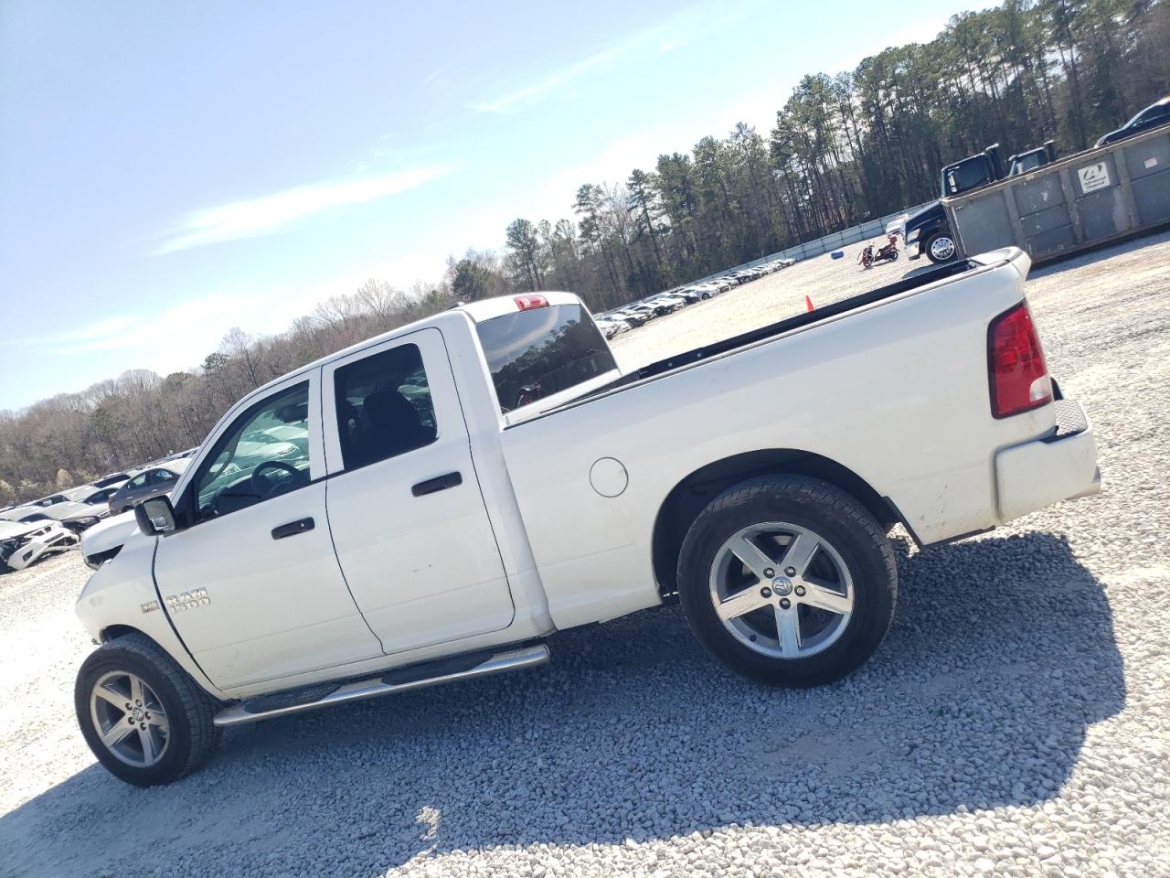 2016 RAM 1500 - Image 2
