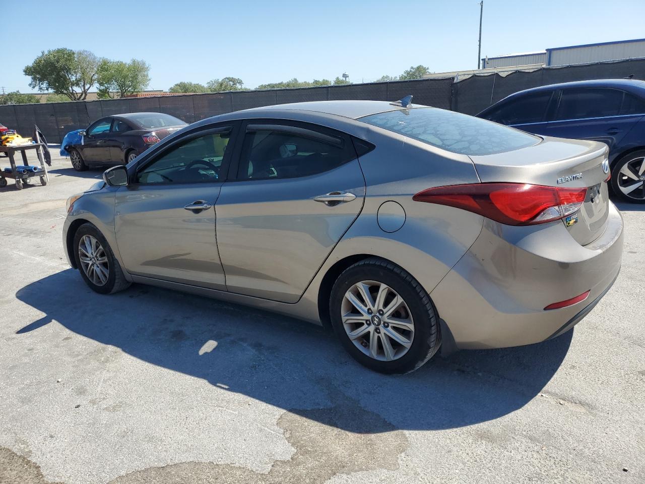 2015 Hyundai Elantra - Image 2