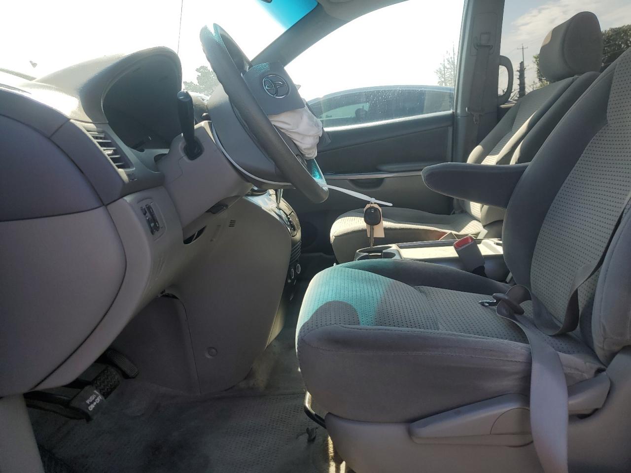 2006 Toyota Sienna - Image 7