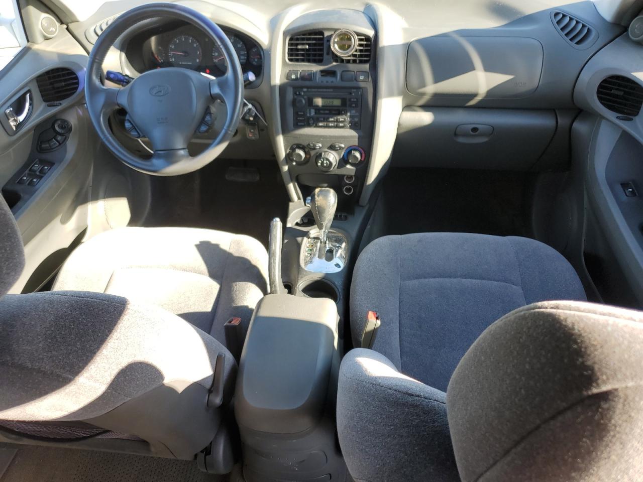 2002 Hyundai Santa Fe - Image 8