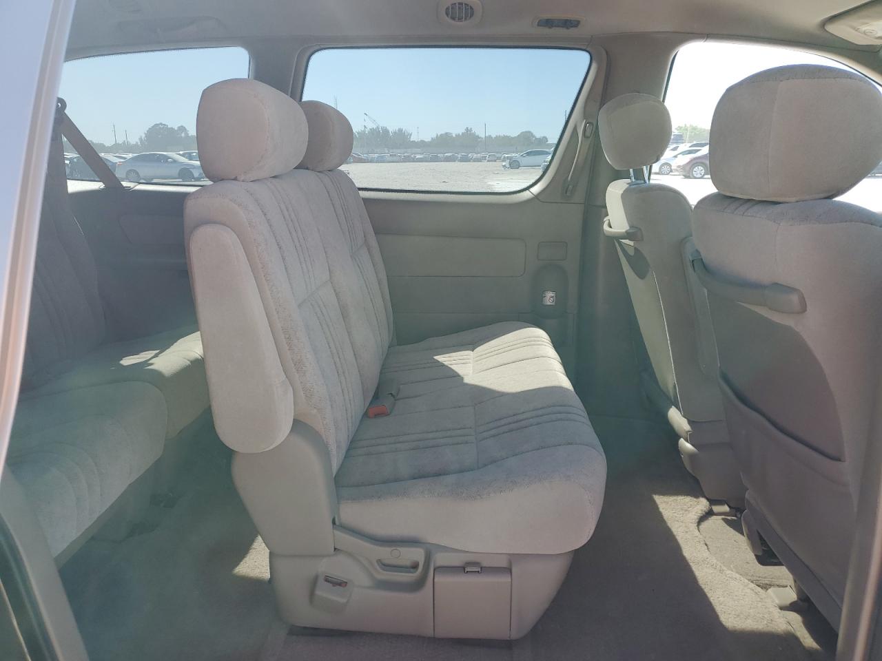 2000 Toyota Sienna - Image 11