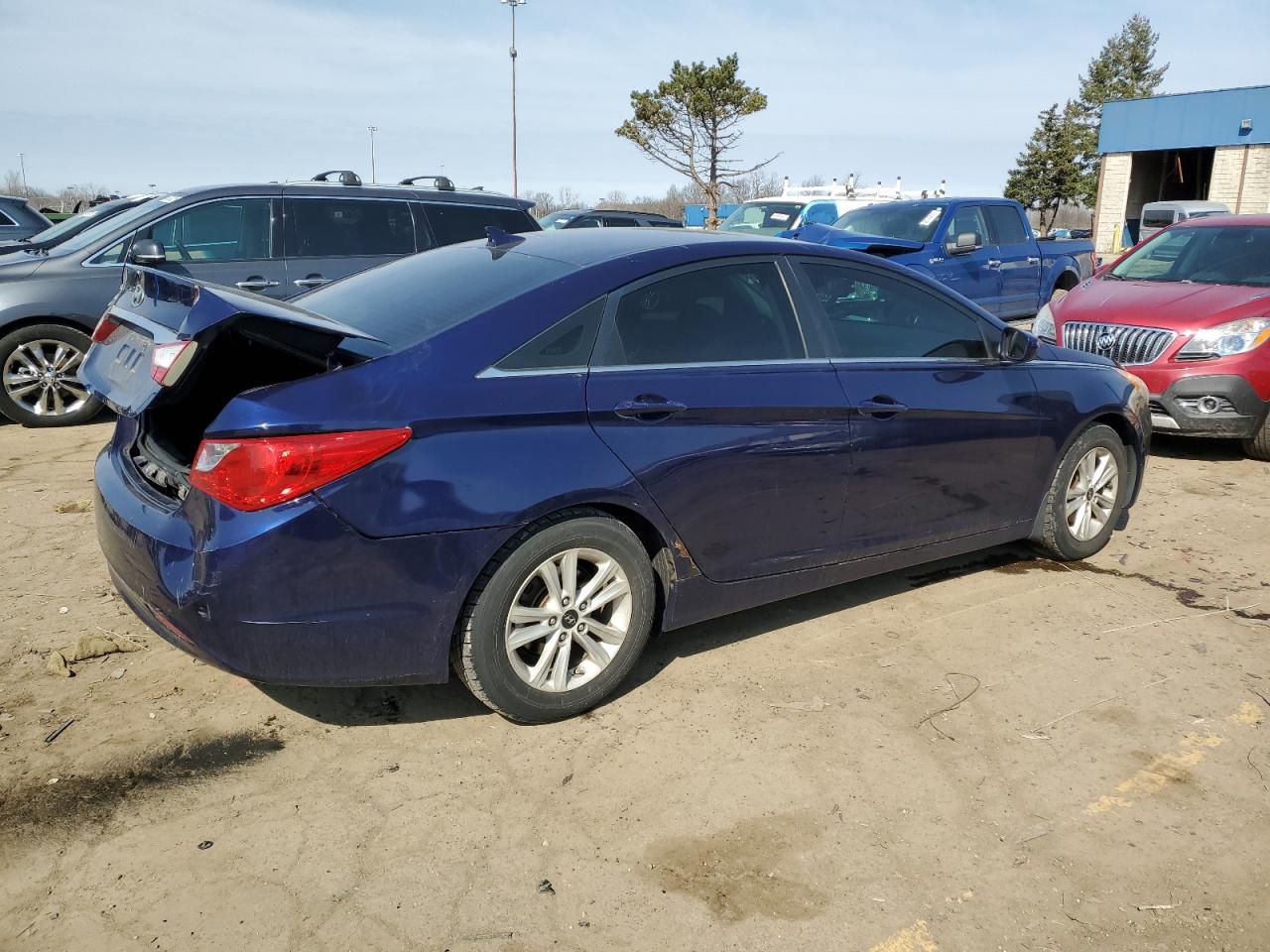 2011 Hyundai Sonata - Image 3