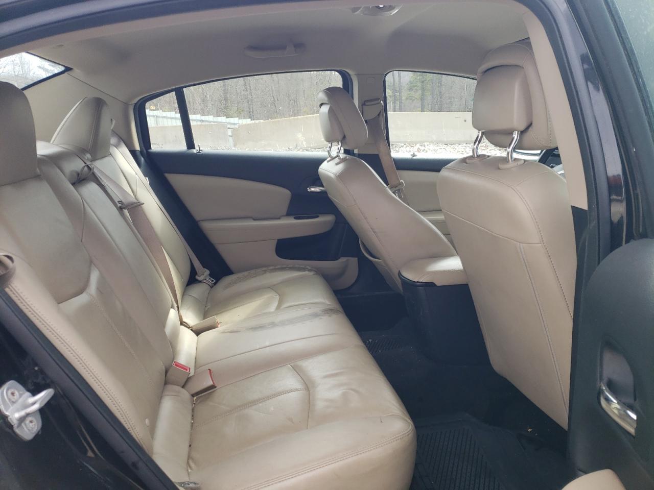 2013 Chrysler 200 - Image 10