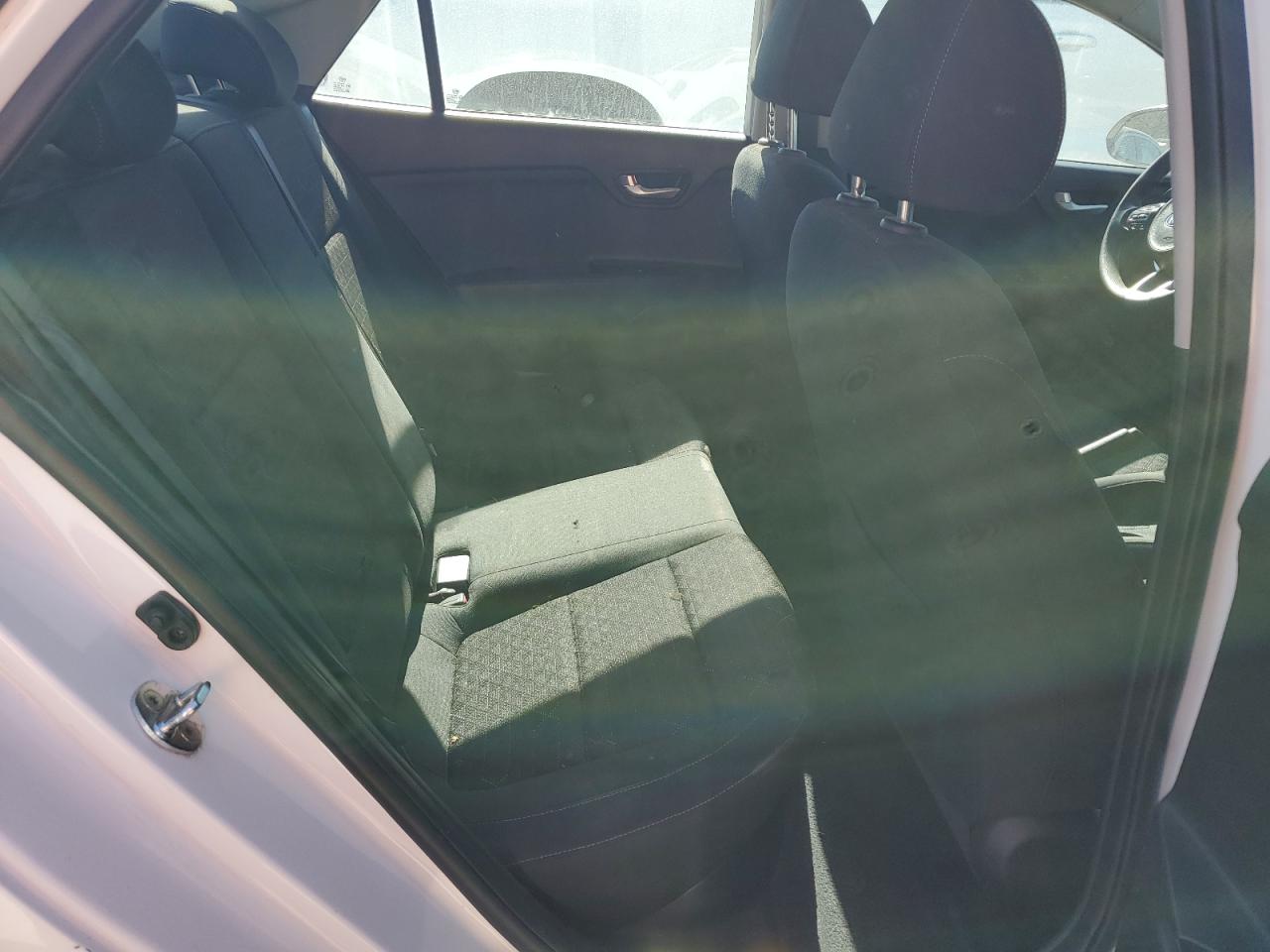 2020 Kia Rio - Image 10