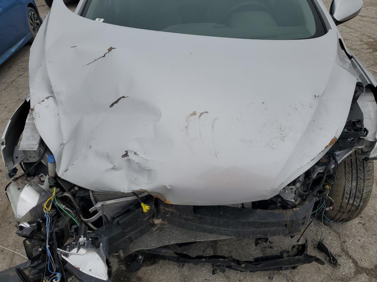 2013 Hyundai Elantra - Image 12