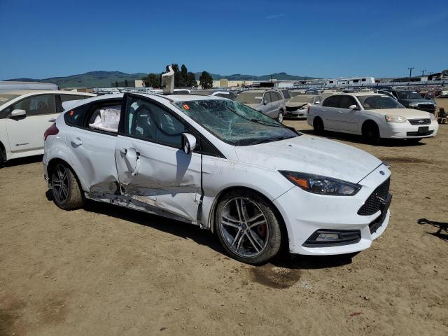  FORD FOCUS 2017 Белый