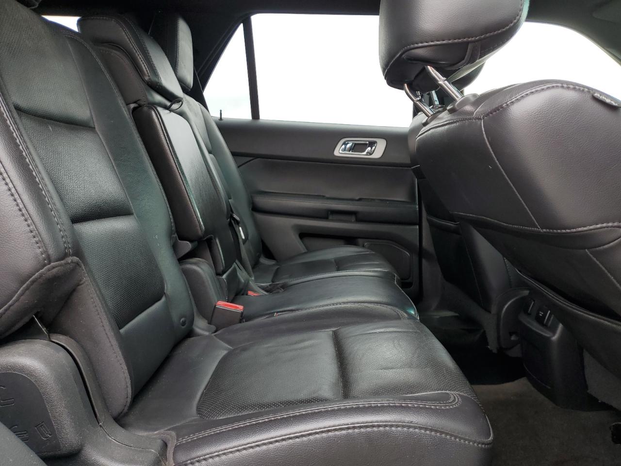 2013 Ford Explorer - Image 11