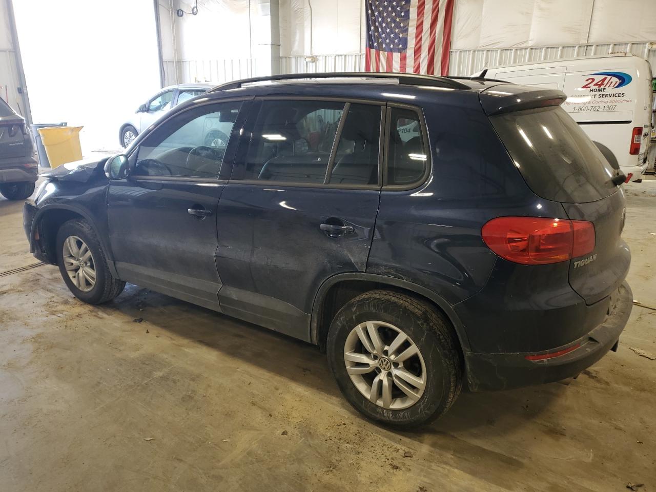 2016 Volkswagen Tiguan - Image 2