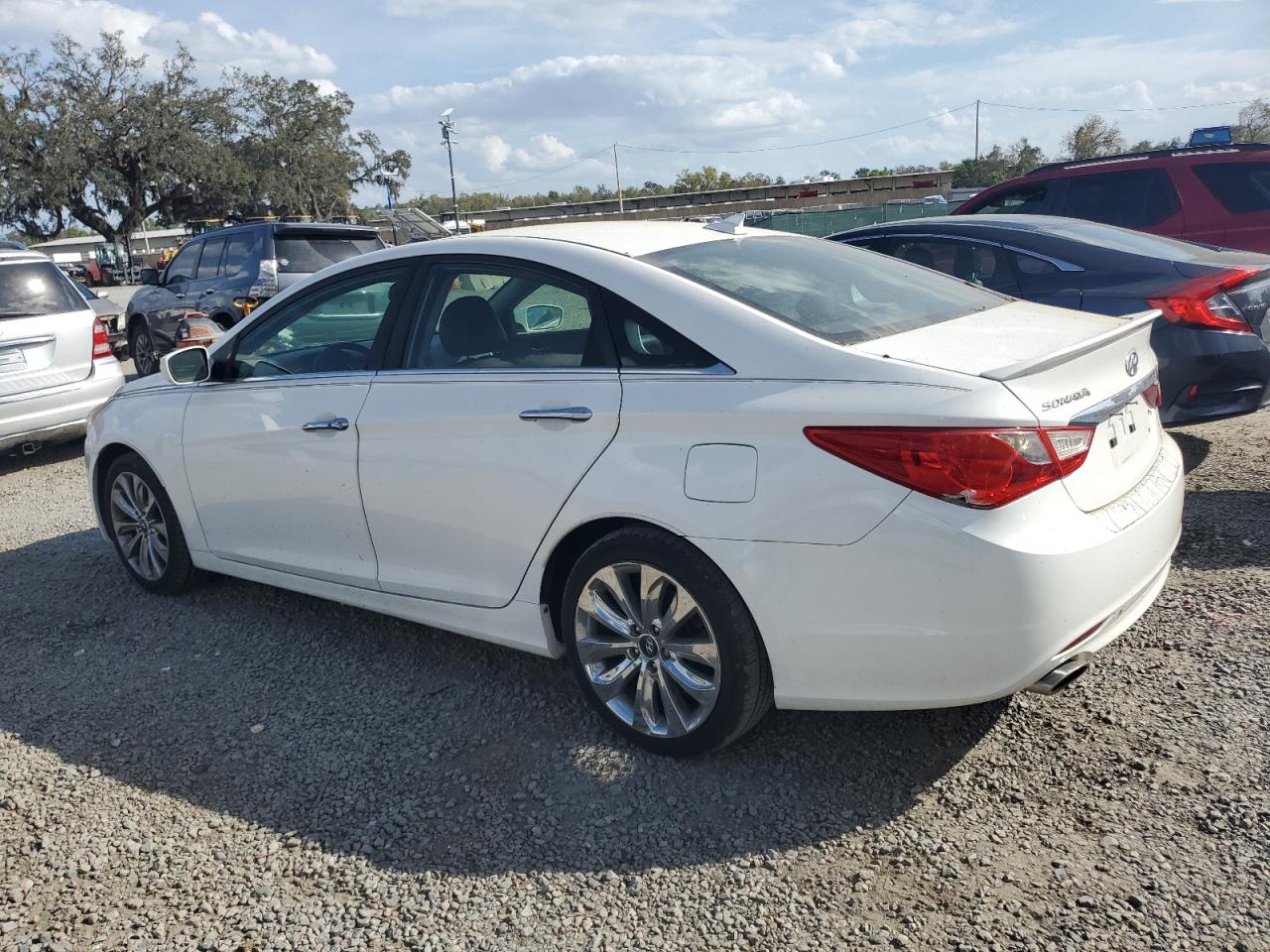 2012 Hyundai Sonata - Image 2