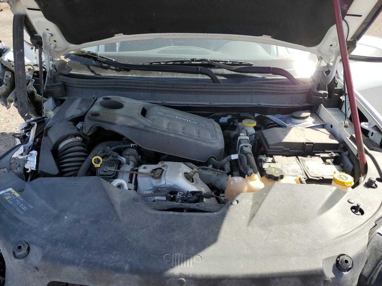 2019 Jeep Grand Cherokee - Image 12
