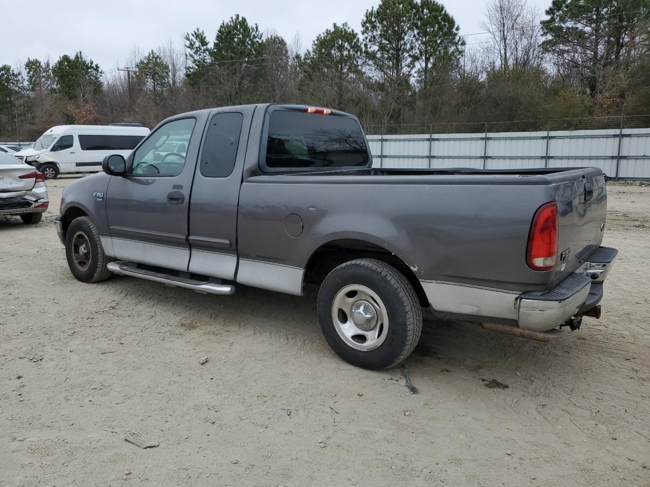 2004 Ford F-150 - Image 2