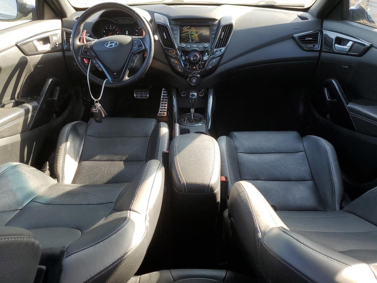 2016 Hyundai Veloster - Image 8